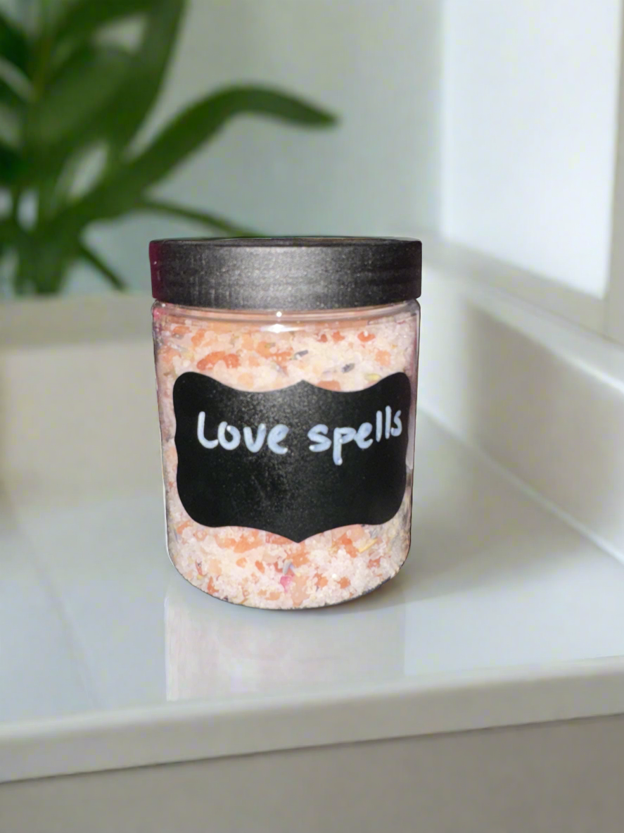 Love spells luxury bath salts