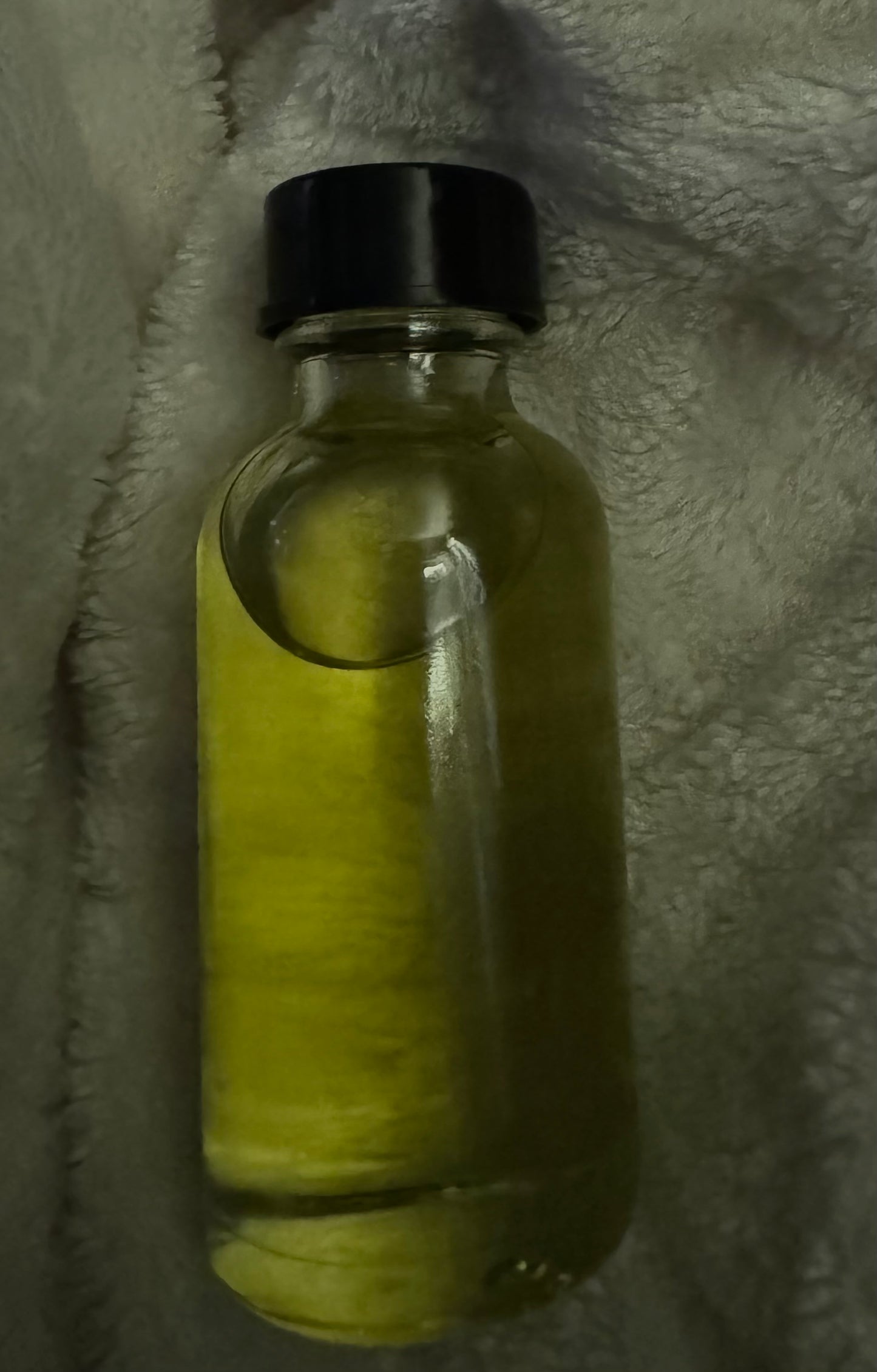 Golden dollz Blueberry cobbler body oil