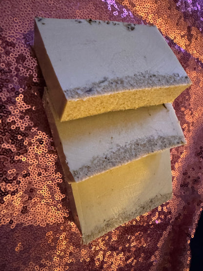 Oatmeal & goat milk honey herbal bar