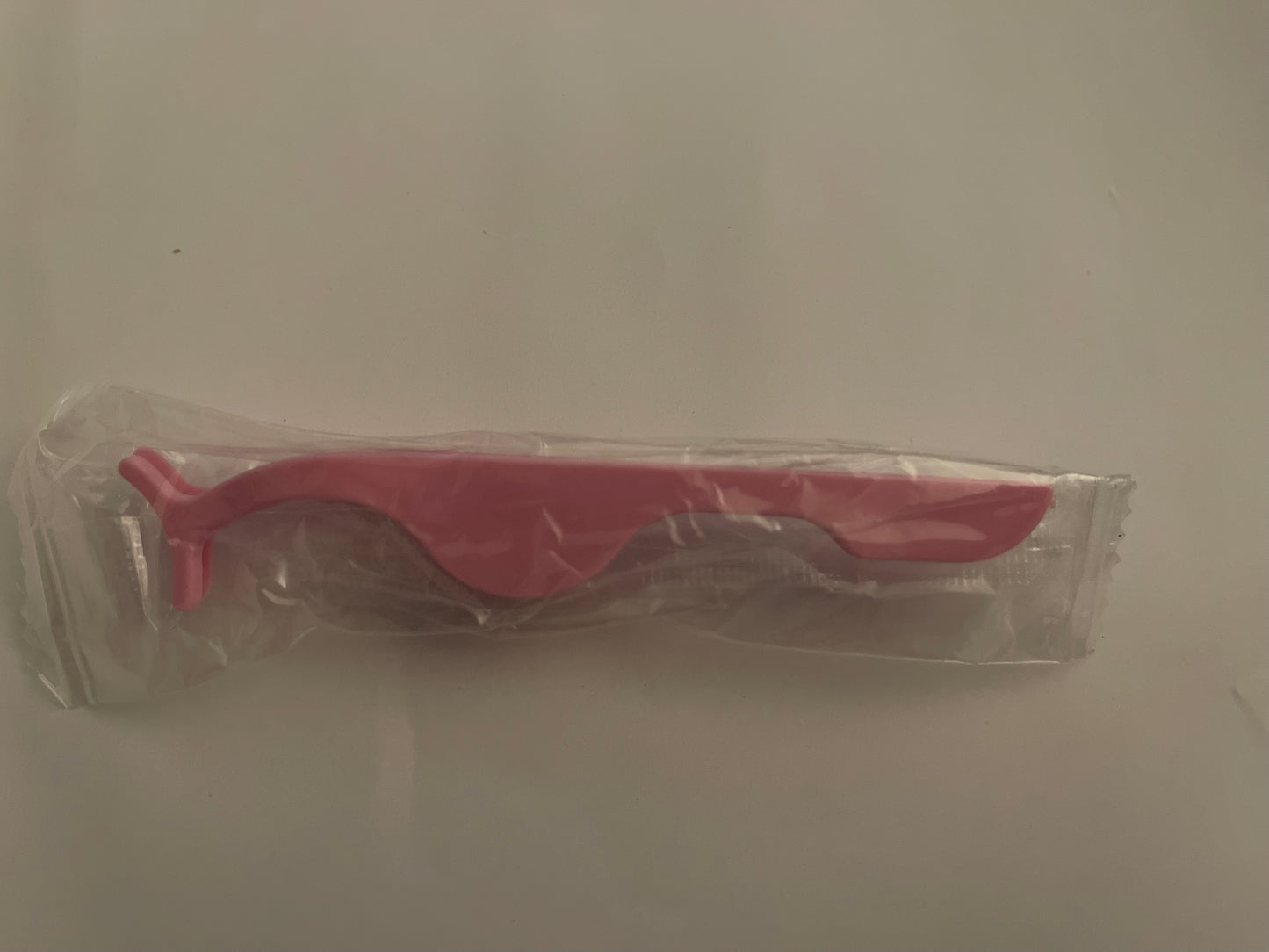 Eye lash tweezer
